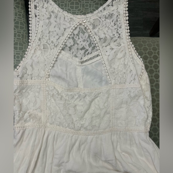 Abercrombie and Fitch white sleeveless dress with lace detail - Picture 3 of 6